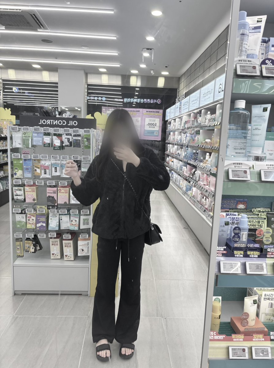 eun_10i's tweet photo. 담배사게 상납할사람~ 
#담배 #전담 #상납 #atm #용돈 https://t.co/avDuxIrQPt