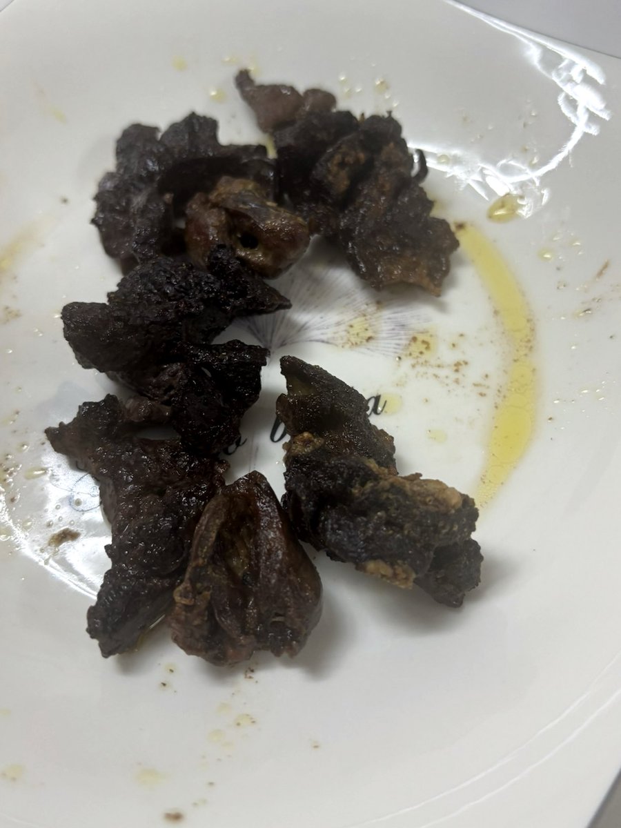 Crossirius's tweet photo. 其实我的厨艺和whispy一样稀烂。p4是鸡肉@ImJustWhispy    依旧摸鱼   指绘。画世界。直播画的🐺👋👋👋 https://t.co/XzHMV2HAkX