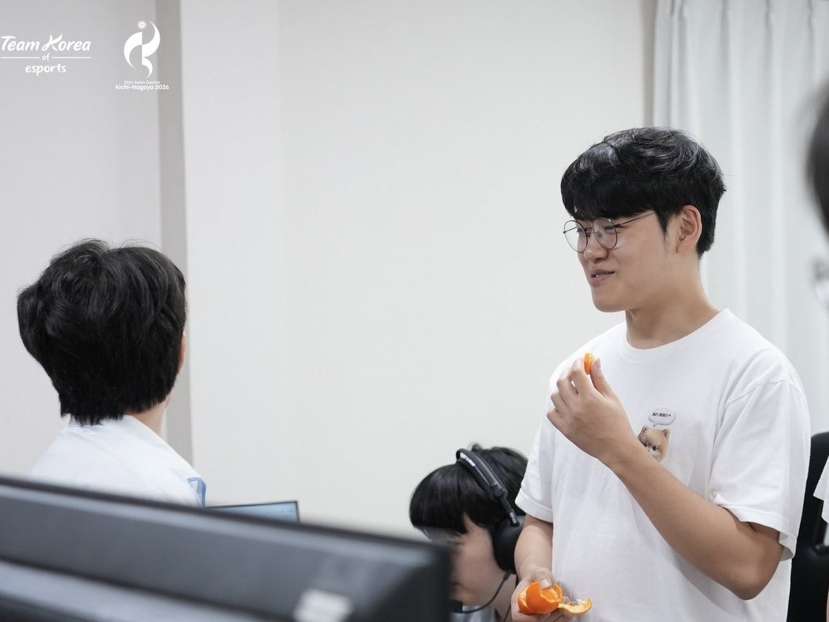 rnakdbtl9's tweet photo. Team korea https://t.co/U8C41REGwR