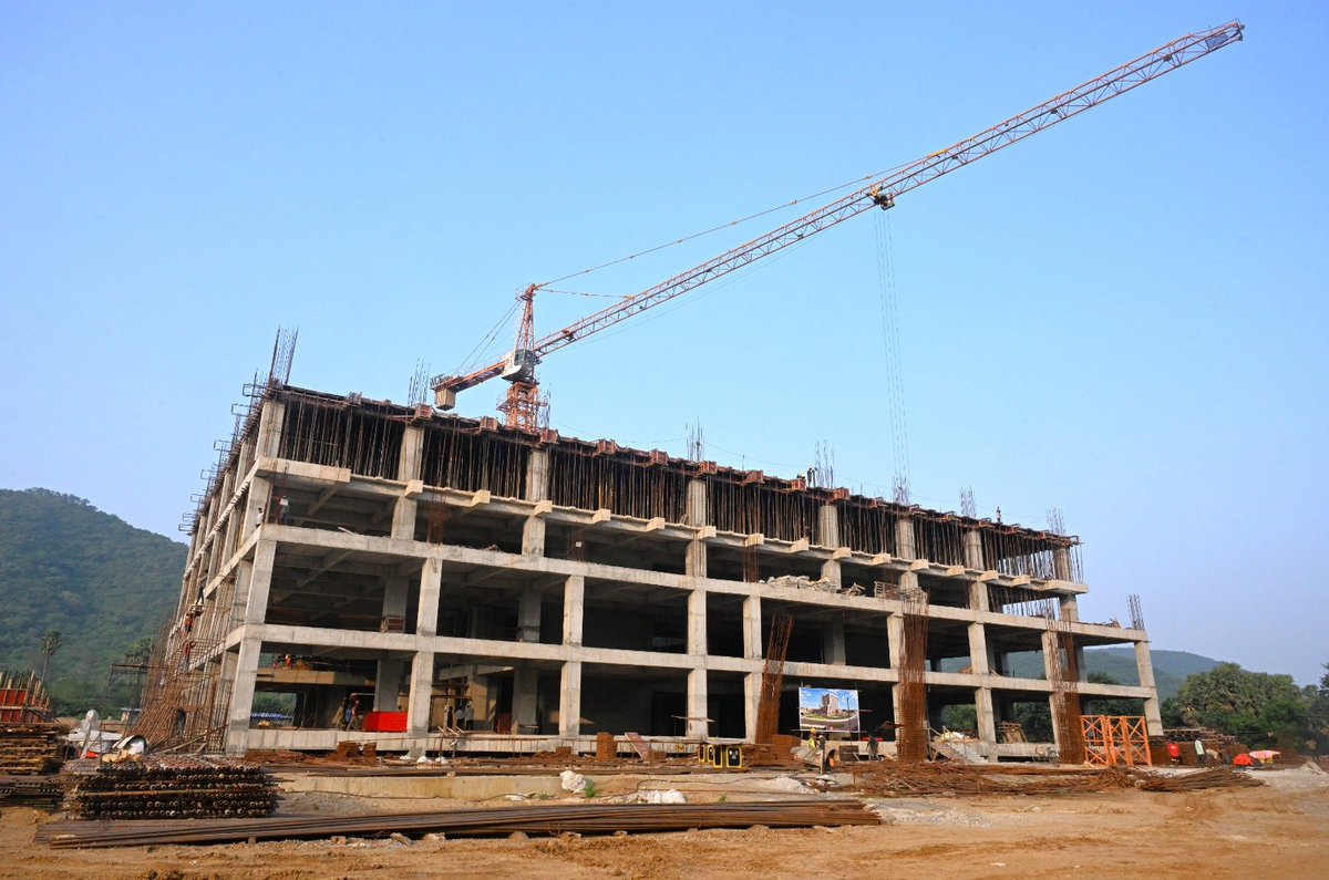 THAndhra's tweet photo. The South Coast Railway's permanent headquarters is going up at Mudasarlova in Visakhapatnam: a ₹183.58-crore building with two basements and three floors, due for completion in 2027. Until then, the zone runs from the VMRDA's Deck building in Siripuram.

Photos: @Vudimudiraju https://t.co/LunhCFGk3d
