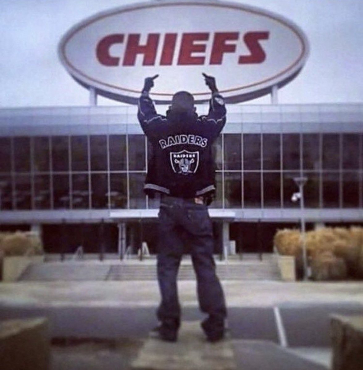 JustRay122's tweet photo. Chiefs week #Raidernation https://t.co/1zTCvj41jP