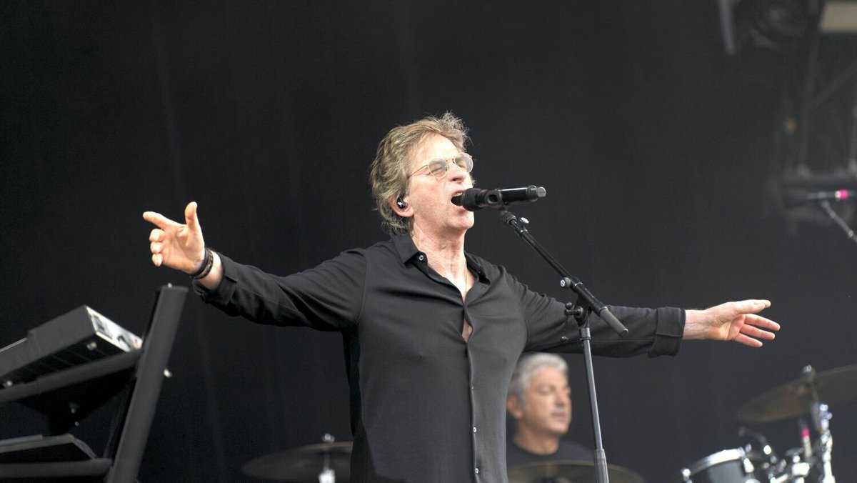 humanite_fr's tweet photo. Le chanteur Hubert-Félix Thiéfaine en tournée contre la mort

➡️ https://t.co/n3Dd3Uab29 https://t.co/9QtIgB0tbM