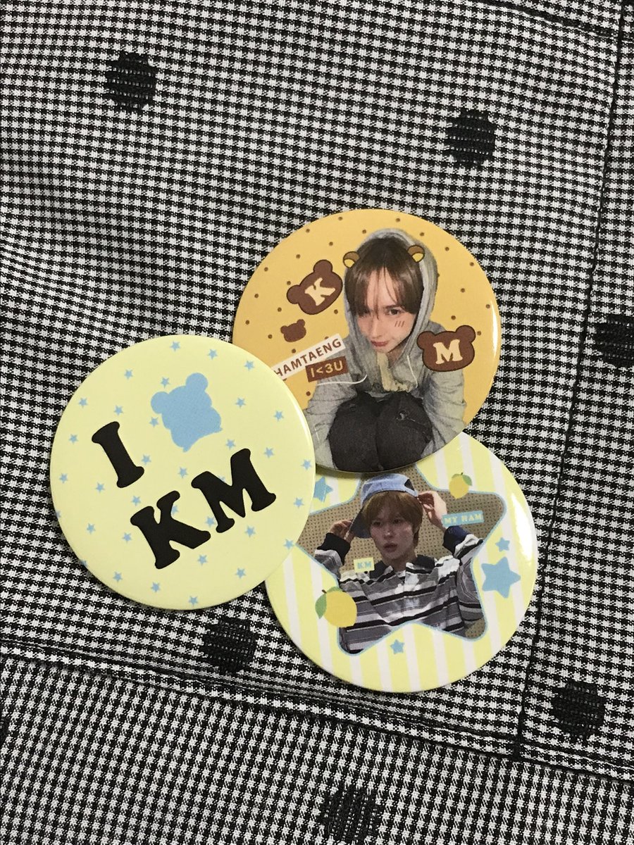 hmtng_'s tweet photo. happy birthday km!!!!!!
을 기념하여 #RT 추첨으로 핀버튼 1세트씩 보내드립니다..♡

경민아생일너무너무축하해요!!!🧡💛

#경민아_스무번째생일을_축하햄
#HamSTAR_Kyungmin_Day https://t.co/5kChLsl6xy