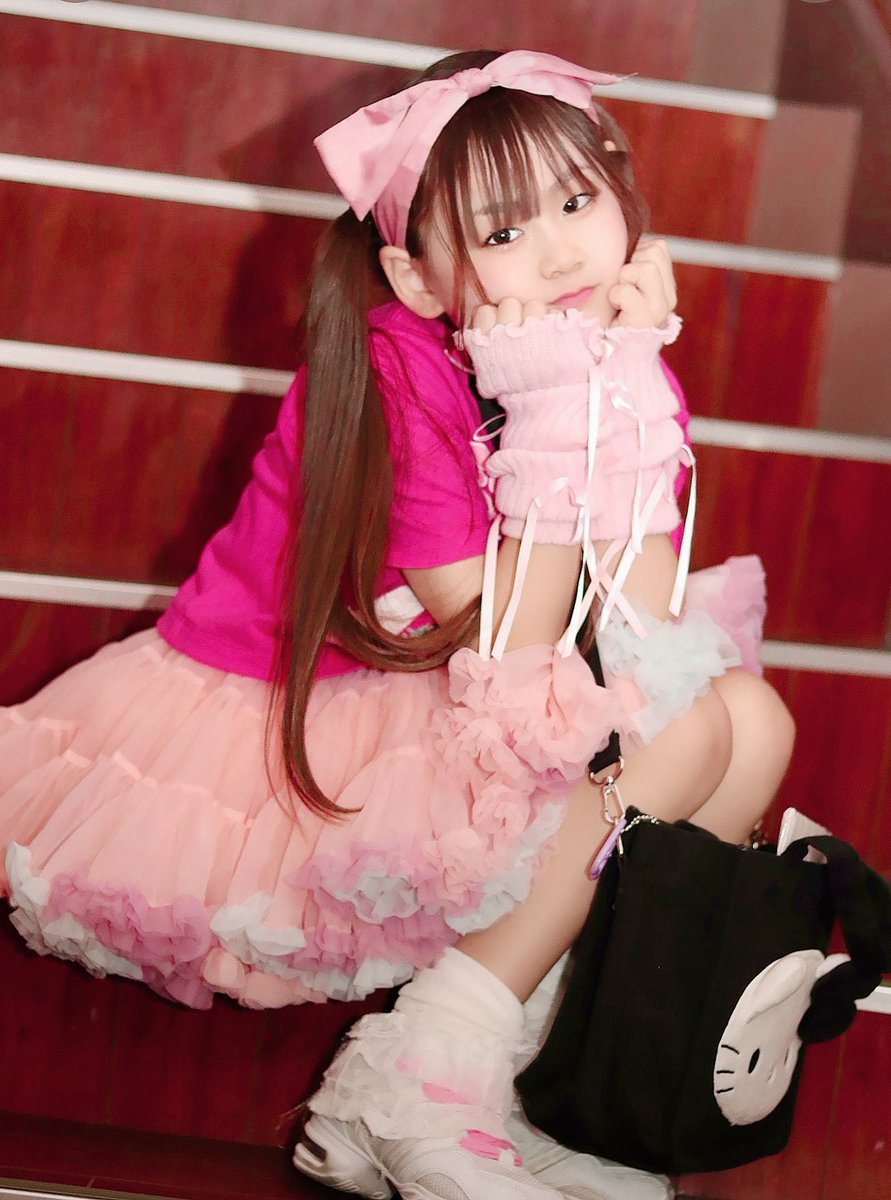 merichan_osk's tweet photo. 名古屋のみんな〜っ📣💛
アイドルになりたい子あつまれ〜🥰✨
一緒にキラキラのステージに立てたらうれしいなぁ🎤💃🩷
アイドルになりたいみんな〜🩷
ぜひ一歩ふみだしてみてねっ🎤💃✨
MERIAも応援してるよ〜📣💕
素敵な出会いがありますように✨
#ちぃたんぼんばーずOSK
#MERIA https://t.co/s9wkR9qWGA
