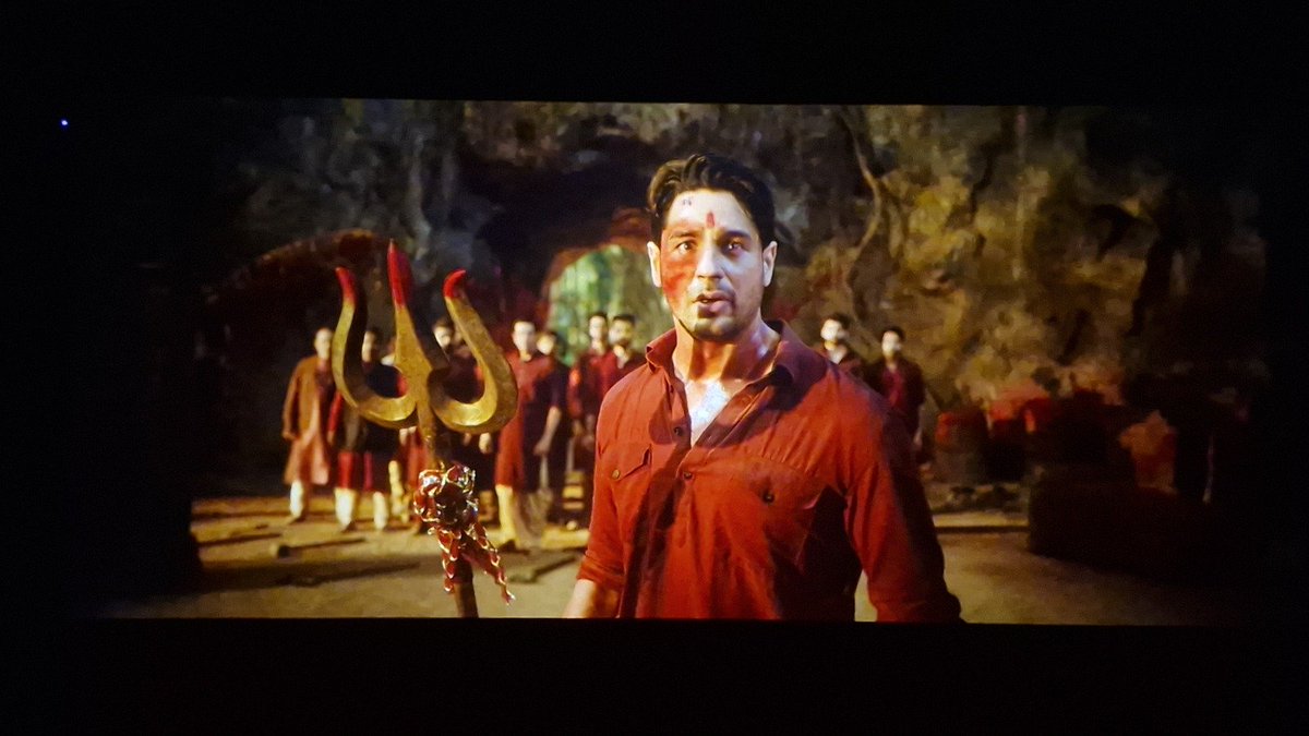 _SherSingh_'s tweet photo. I went in excited for the whole folklore world and Sid��s performance ended up being my favourite part 🥹 #TheVvaan @sidmalhotra https://t.co/KRivolYJw9