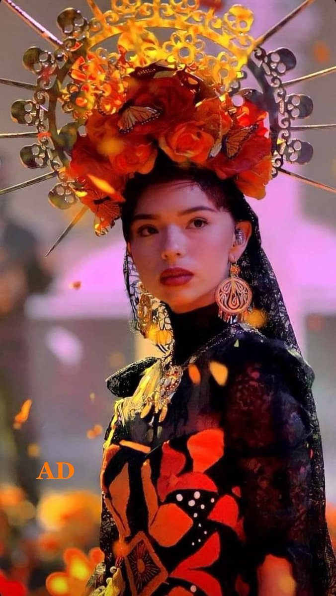 AngelitasDsc's tweet photo. Hola amigos de @LaMejor feliz inicio de mes y #FelizJueves para todo el staff, pueden programar por favor el tema “La Llorona” de Ângela Aguilar. Gracias . 🇲🇽🍂
https://t.co/qTbPPBgUq5
#ÁngelaAguilar #Fan #México https://t.co/ATEimUjsqG