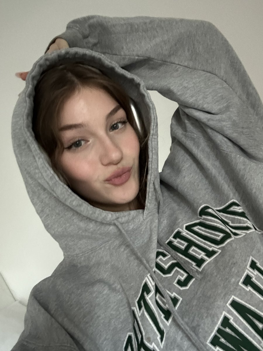 mintykellyy's tweet photo. Sorry to bother just wanted to say hi :) https://t.co/qJOJVgTqxs