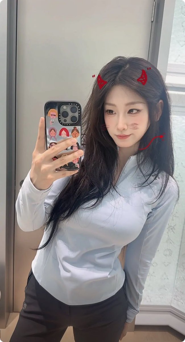 Chaotuo1's tweet photo. 佳木斯新玛特迪桑特专柜女销售刘佳的试衣间是啥情况，这瓜我还没吃呢！，#刘佳试衣间 #迪桑特女销售 #佳木斯新玛特 #试衣间视频 https://t.co/mqa0vfyjo3