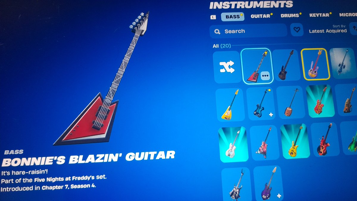 Helpmeme81's tweet photo. @FortniteStatus is Bonnies guitar meant to be a bass? Seems pretty misleading if so. https://t.co/1DvVyi9gJo