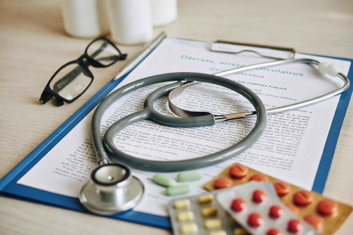 SNALC_National's tweet photo. Un décret s’attaque à vos droits en matière de #santé ! https://t.co/UNNnmsK05G #EducationNationale https://t.co/qyRTD09Wmh