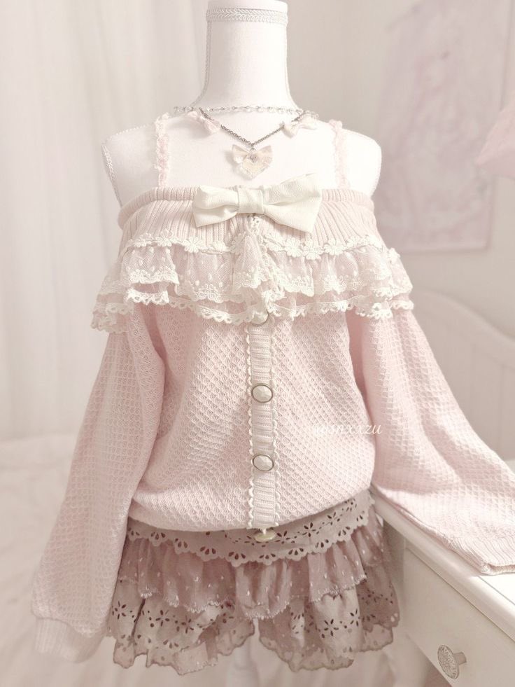 rotteng1rl_07's tweet photo. ｡𖦹°‧ how pinterest sees me  ୭ ᵎᵎ 🧁 ˚. ᵎᵎ

-  fashion ୨ৎ
-  pantone ୨ৎ
-  mood ୨ৎ
-  food ୨ৎ https://t.co/l8X5s5ya3d