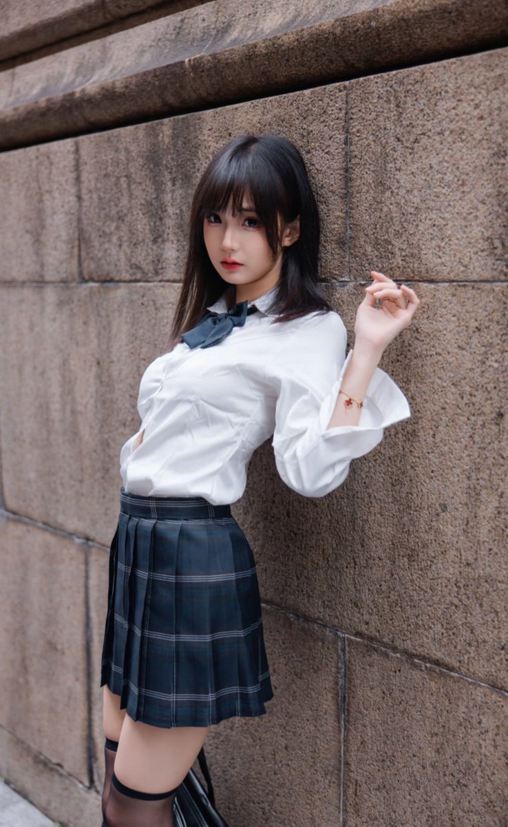 wjcoser's tweet photo. 媚 明媚的媚
#jk格裙 #制服 #少女的定义是自由和勇敢 #背影照 #少女的裙摆 #韩系学院风 #日制校供 #校园风穿搭 #平价百褶裙 https://t.co/l4djVwSTEJ