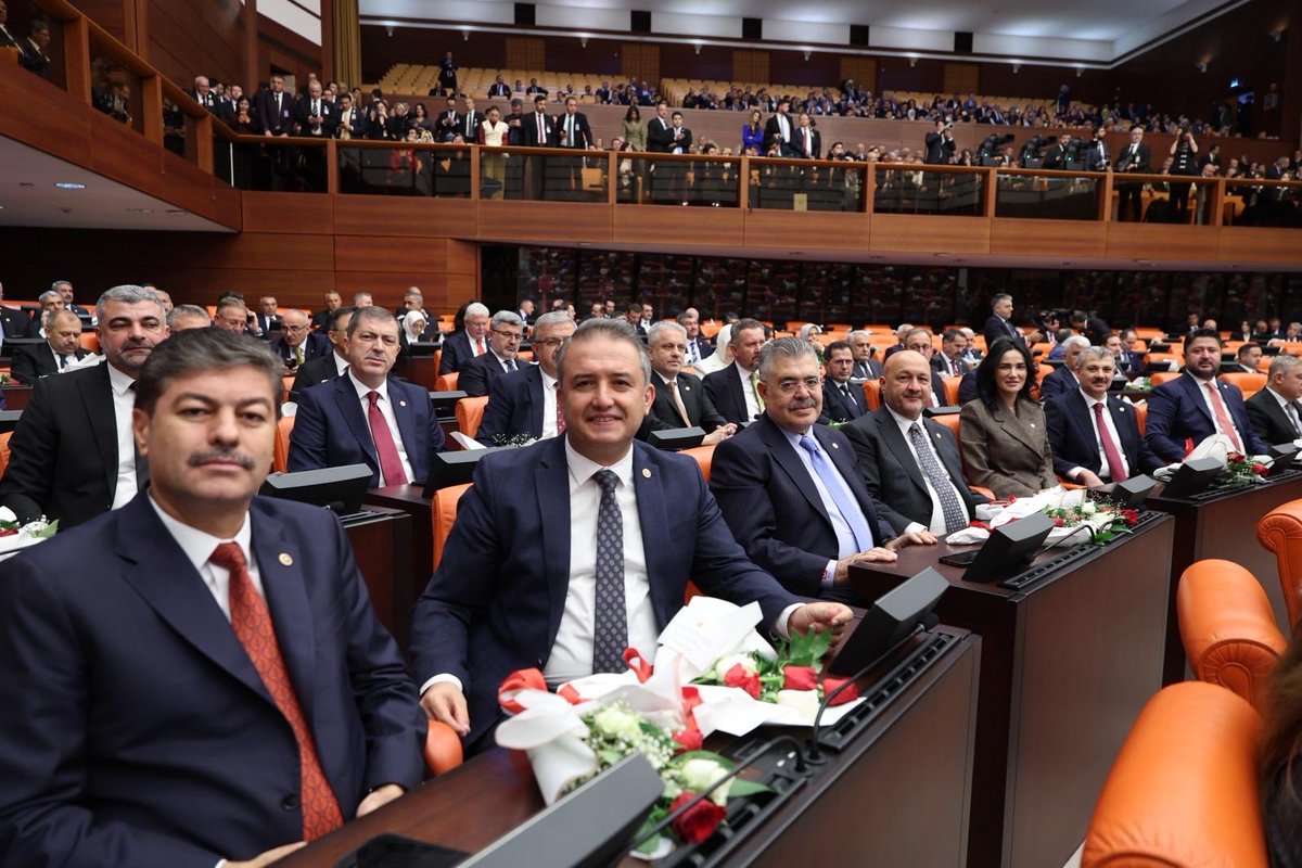 isamesihsahin's tweet photo. 📍TBMM

Yeni yasama yılı, Cumhurbaşkanımız Sayın Recep Tayyip Erdoğan’ın açılış konuşmasıyla başladı. 

Gazi Meclisimizin 28. Dönem 5. Yasama Yılının aziz milletimize ve ülkemize hayırlı olmasını temenni ediyorum. https://t.co/7nlRR2f7Ks