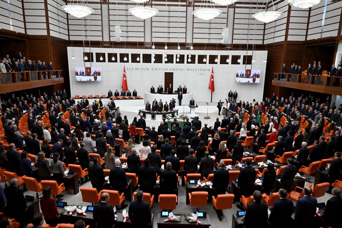 isamesihsahin's tweet photo. 📍TBMM

Yeni yasama yılı, Cumhurbaşkanımız Sayın Recep Tayyip Erdoğan’ın açılış konuşmasıyla başladı. 

Gazi Meclisimizin 28. Dönem 5. Yasama Yılının aziz milletimize ve ülkemize hayırlı olmasını temenni ediyorum. https://t.co/7nlRR2f7Ks