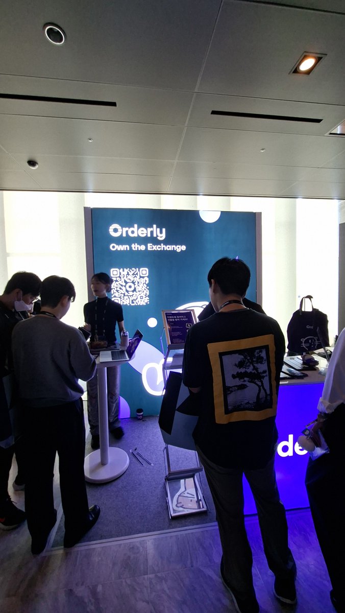 Peter210222's tweet photo. 오덜리 부스 현장분위기.
사람 엄청많았음.
KBW2026
@OrderlyKorea @OrderlyNetwork https://t.co/1B1RacIpyp
