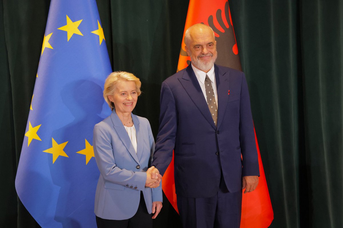 EUAmbAL's tweet photo. Thank you, President Ursula von der Leyen, for coming to Tirana, and thank you to the Albanian authorities for the warm welcome.

"The goal is in sight," President @vonderleyen said, and Albania is among the frontrunners. That is the result of years of hard work by Albanians. 1/3 https://t.co/HTW4gAvmlT