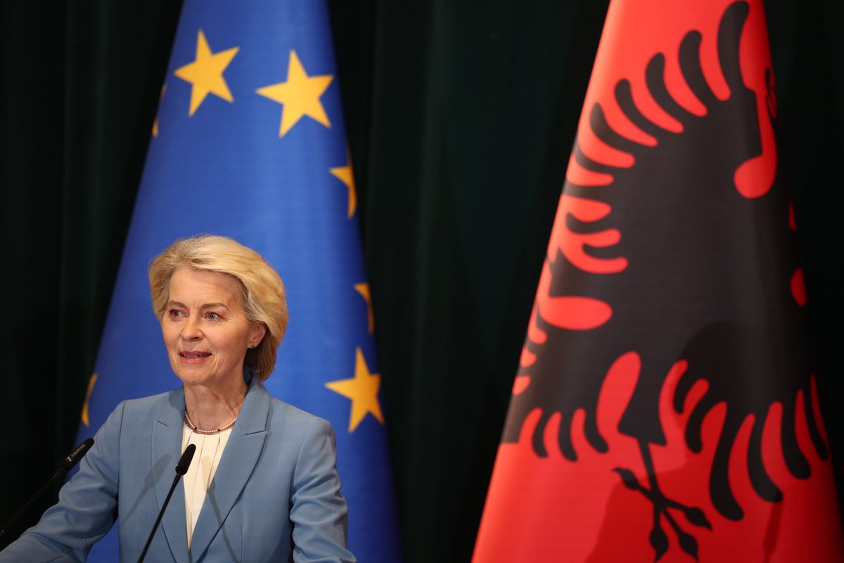 EUAmbAL's tweet photo. Thank you, President Ursula von der Leyen, for coming to Tirana, and thank you to the Albanian authorities for the warm welcome.

"The goal is in sight," President @vonderleyen said, and Albania is among the frontrunners. That is the result of years of hard work by Albanians. 1/3 https://t.co/HTW4gAvmlT