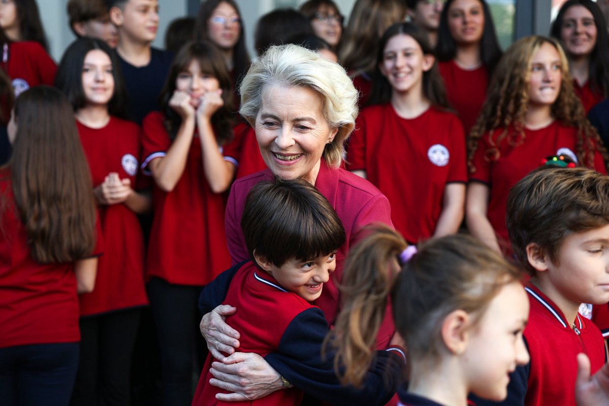 EUAmbAL's tweet photo. … with society.

The moment I will keep is the Emin Duraku School. Through EU4Schools, 63 🏫 have been rebuilt or renovated after the 2019 earthquake, and the children learning in them today are the reason this work matters. When 🇦🇱 joins, it will make our 🇪🇺 stronger too. 3/3 https://t.co/1j0buEotTw