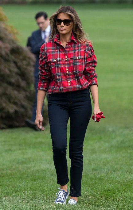 Ae700520's tweet photo. Melania the gardener🥰 https://t.co/2DXE3SeXp9