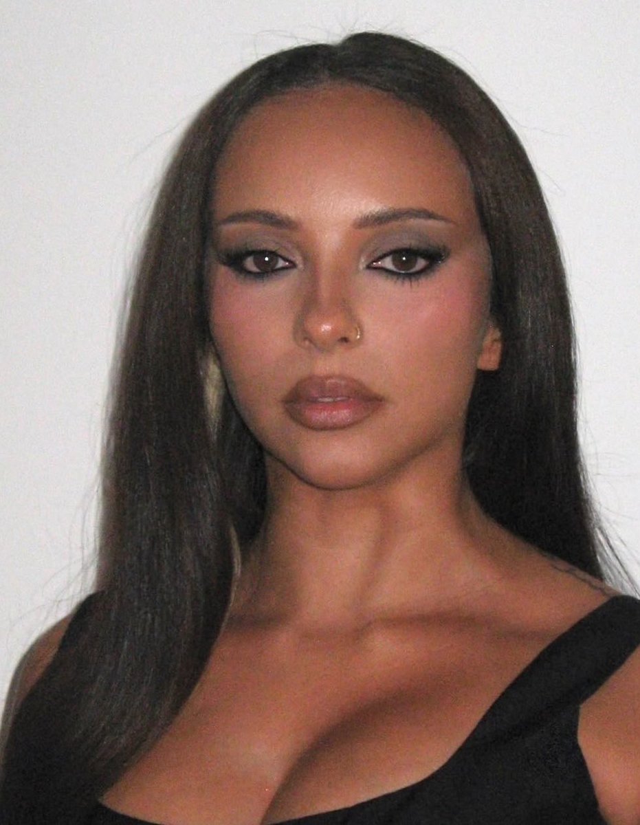 ITgirlJADE44's tweet photo. when it comes to insane face cards JADE takes the crown https://t.co/xt0FlAsMT0