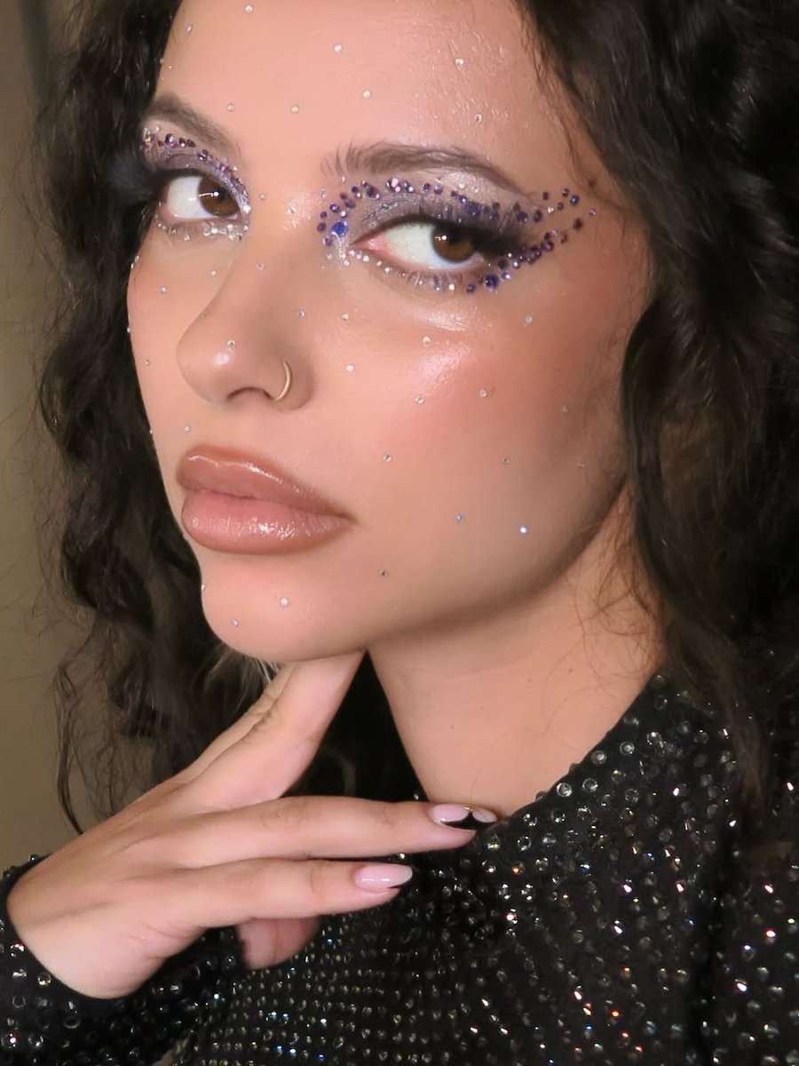ITgirlJADE44's tweet photo. when it comes to insane face cards JADE takes the crown https://t.co/xt0FlAsMT0
