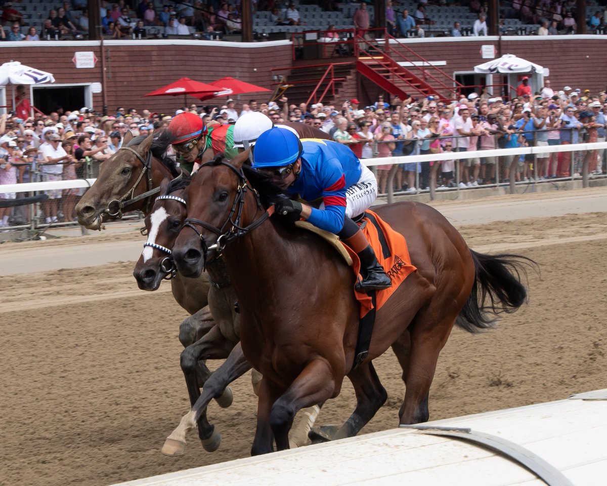 Equibase's tweet photo. The first race at @Saratoga1863 on August 8, where Gaudreau won by a half-length, might very well become the most impactful 2yo maiden race of the year 👀

🥇Gaudreau won by a half-length and is entered in Saturday's @BreedersCup #WAYI G1 Champagne S. at @BelmontPark1905 - which offers 10 @KentuckyDerby points to the winner

🥈Coach Pope finished 2nd by a half-length and came back to break his maiden by 12 1/2 lengths in his next start. He is entered in Saturday's BC #WAYI G1 Breeders' Futurity at @keeneland - which also offers 10 Kentucky Derby points to the winner

🥉U. S. S. Valor finished 3rd by 3/4 of a length and came back to break his maiden by 13 1/4 lengths. He is entered to run against Gaudreau in the Champagne

8⃣ Hemingway finished 8th by 20 1/4 lengths and came back to break his maiden by 8 1/4 lengths when switching to the turf at @KYDownsRacing 

8/8 R1 SAR Chart:
https://t.co/ZcJd0iFFXc

📸Eclipse Sportswire