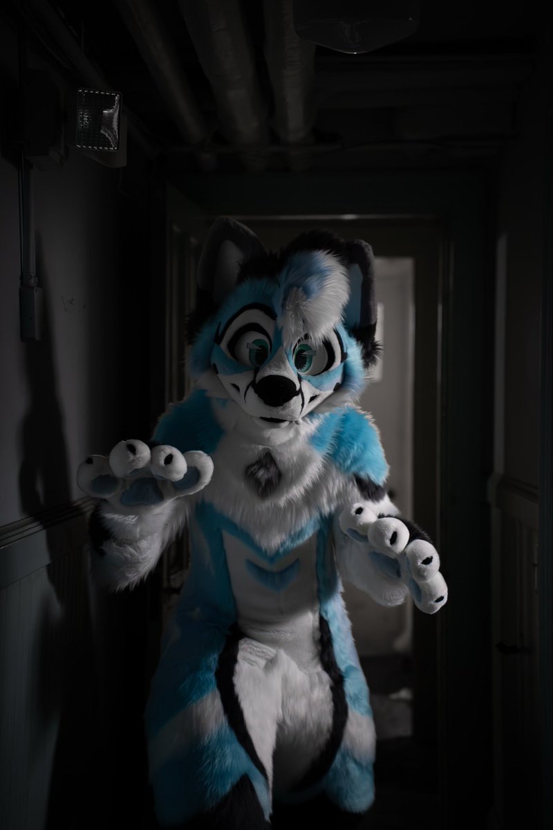 CybrFur's tweet photo. Whatever it was broke out of its chambers ☢️ 🧊 https://t.co/Dhqeio7m6q