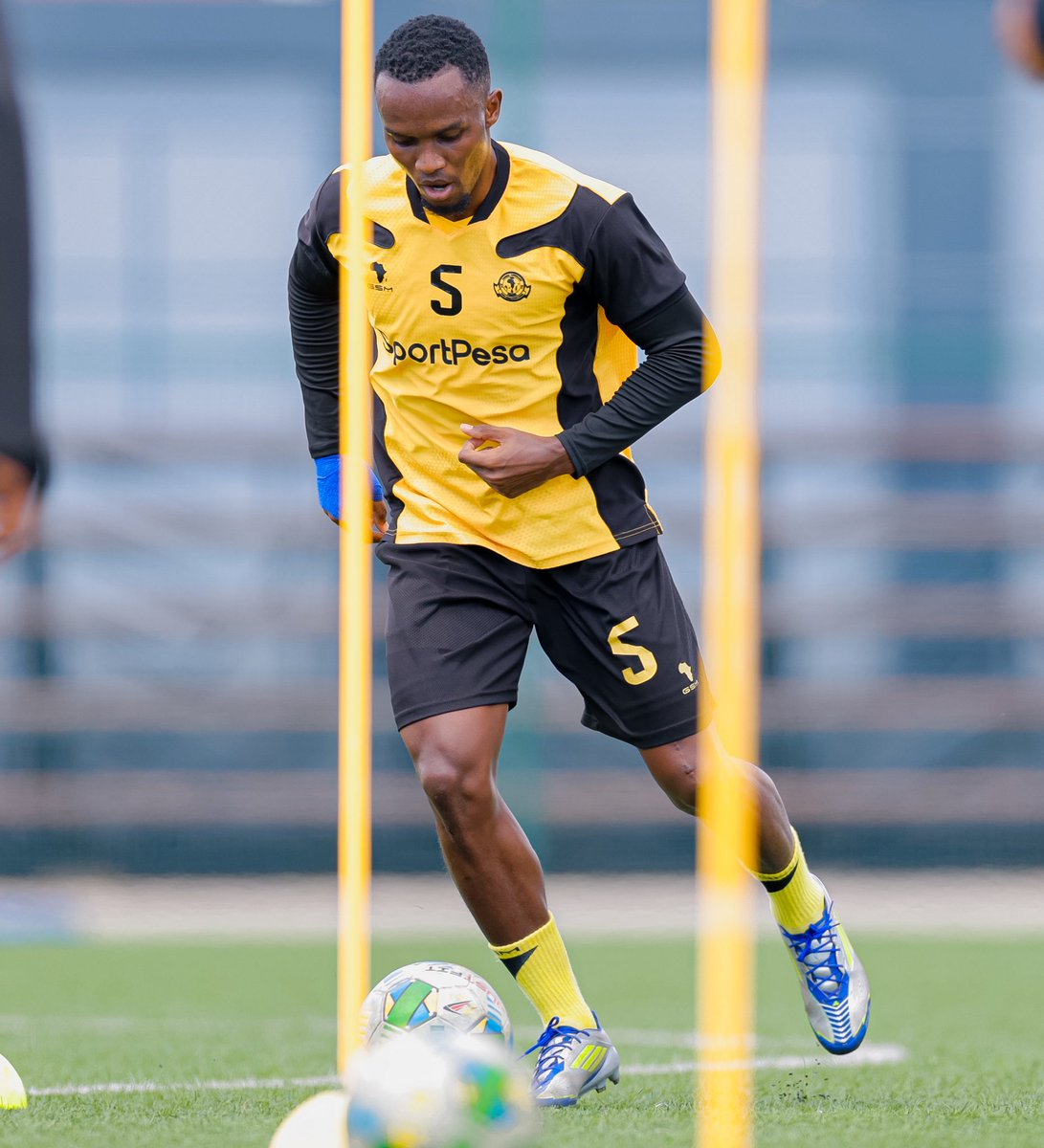 YoungAfricansSC's tweet photo. Wananchi Watafurahi🔰💪🏽

#TimuYaWananchi 
#DaimaMbeleNyumaMwiko https://t.co/LzC2i3zflI