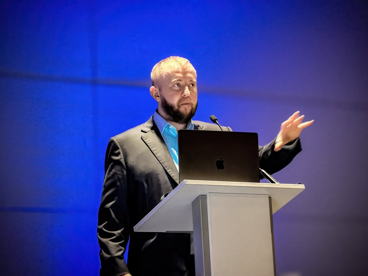 chainlink tweet picture