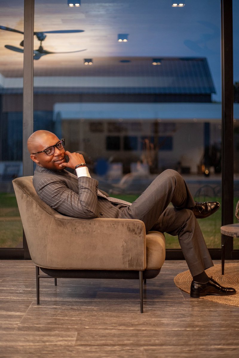 TshepoTsala's tweet photo. A Grey Pinstriped &amp; plain grey Pants!🪡 https://t.co/y1gkPHASmw