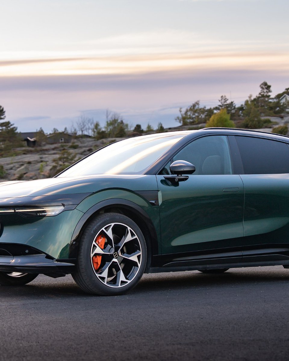 Zeekr_Europe's tweet photo. Take the scenic route.

The Zeekr 7X is built for the journeys that don't stick to the plan.

/

Zeekr 7X Energy consumption (combined): 19,9 – 17,7 kWh/100km (WLTP); CO2 emissions (combined): 0 g; CO2 class: A. 

#Zeekr #ZeekrEurope #Zeekr7X #EV #ZeekrPerformance https://t.co/7iysoy3ElI