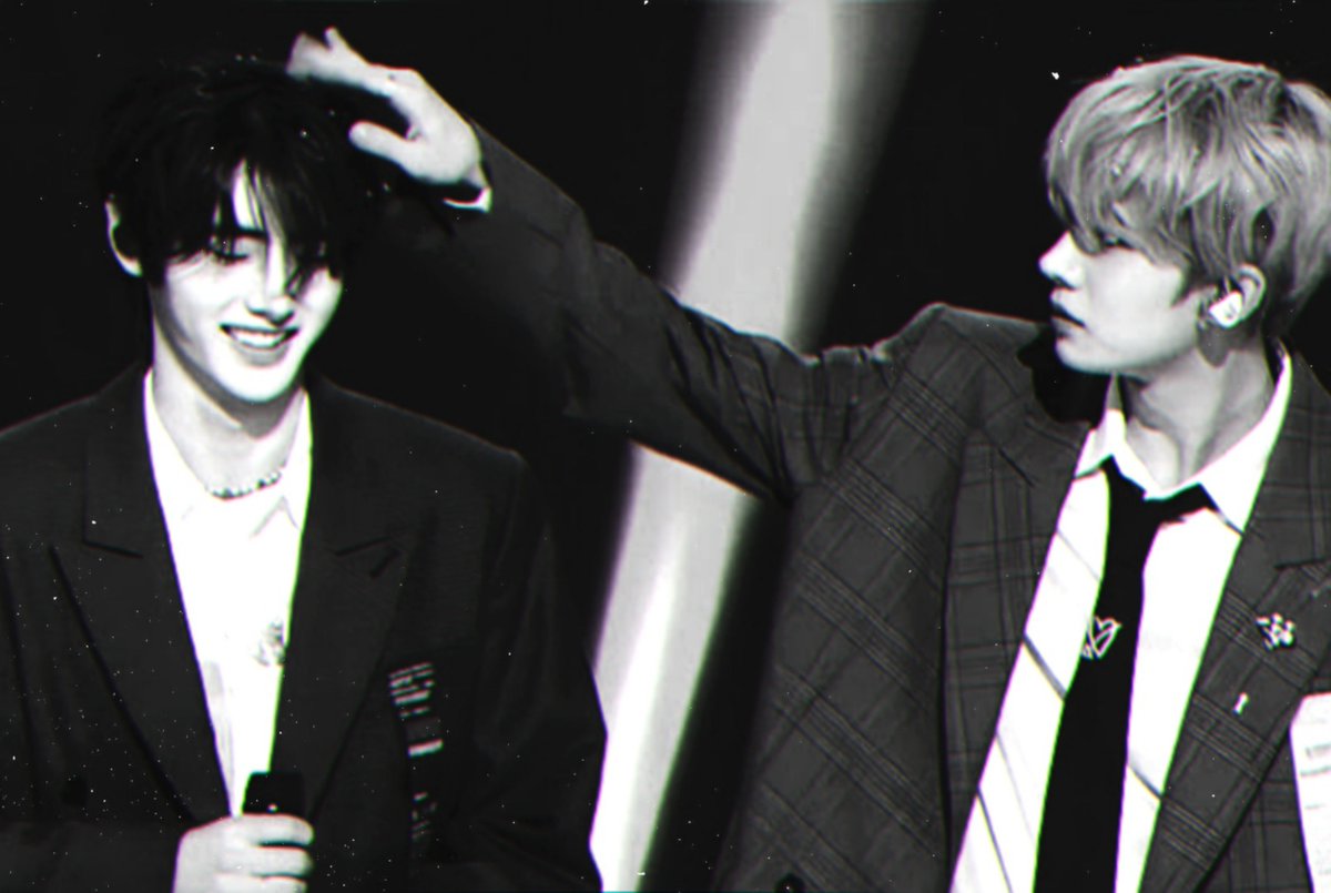 shelldosheehoon's tweet photo. ㅤㅤㅤㅤL'amour est composé d'une seule âme habitant deux corps.

ㅤㅤㅤㅤㅤㅤㅤㅤㅤ — Aristote https://t.co/atziGr64zy