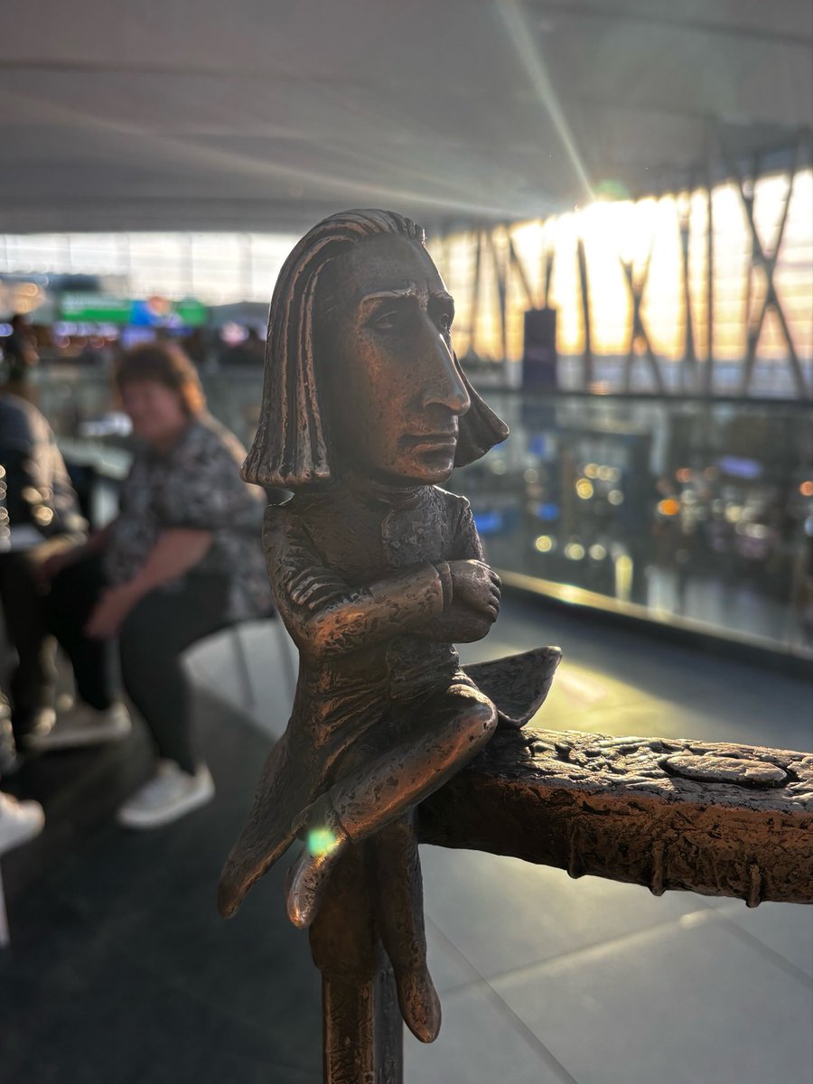 napowars's tweet photo. Liszt spotted at Franz Liszt airport🔥 https://t.co/NeTrB09Ztu