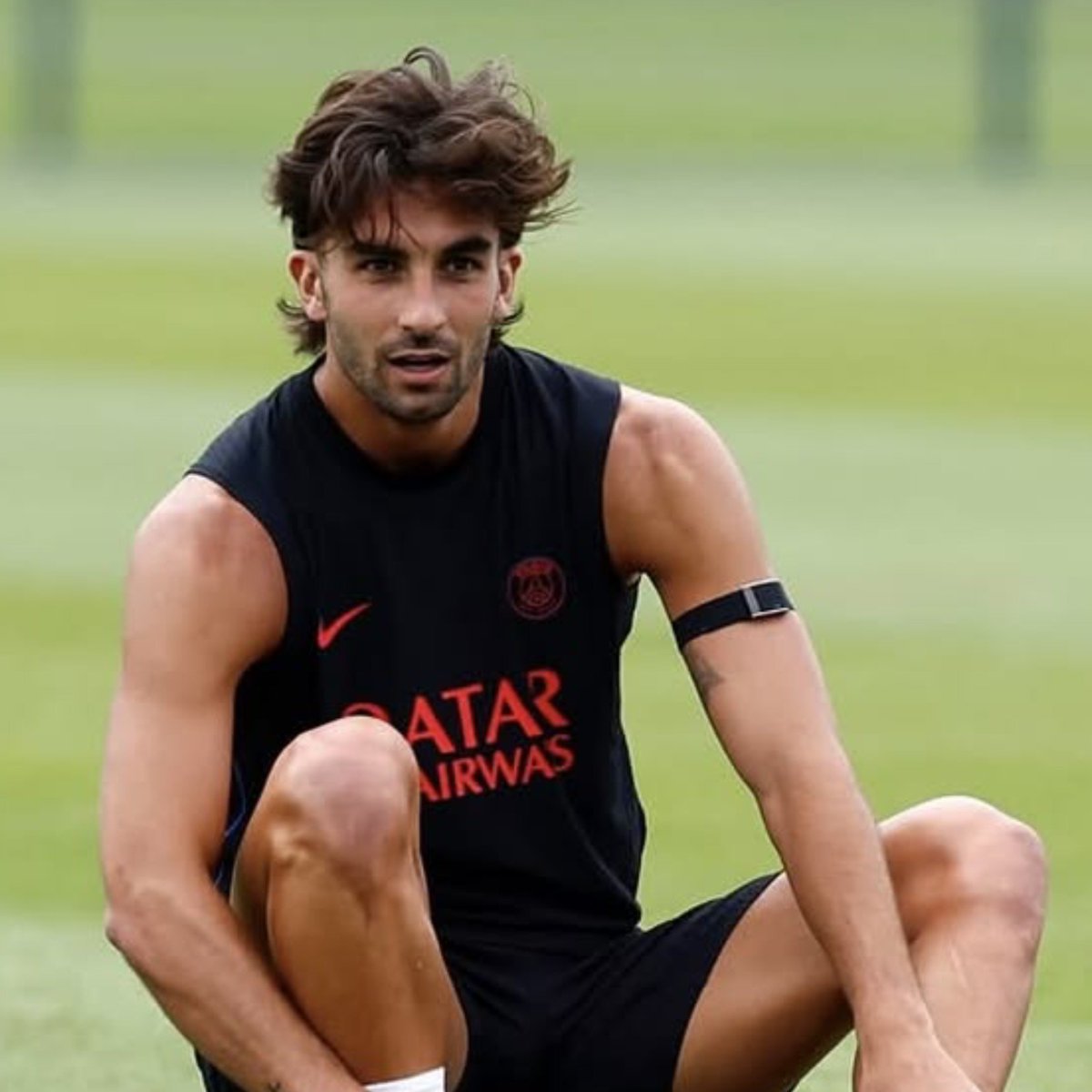 ferranhair's tweet photo. messy hair ferran https://t.co/NgmvTqvsJn