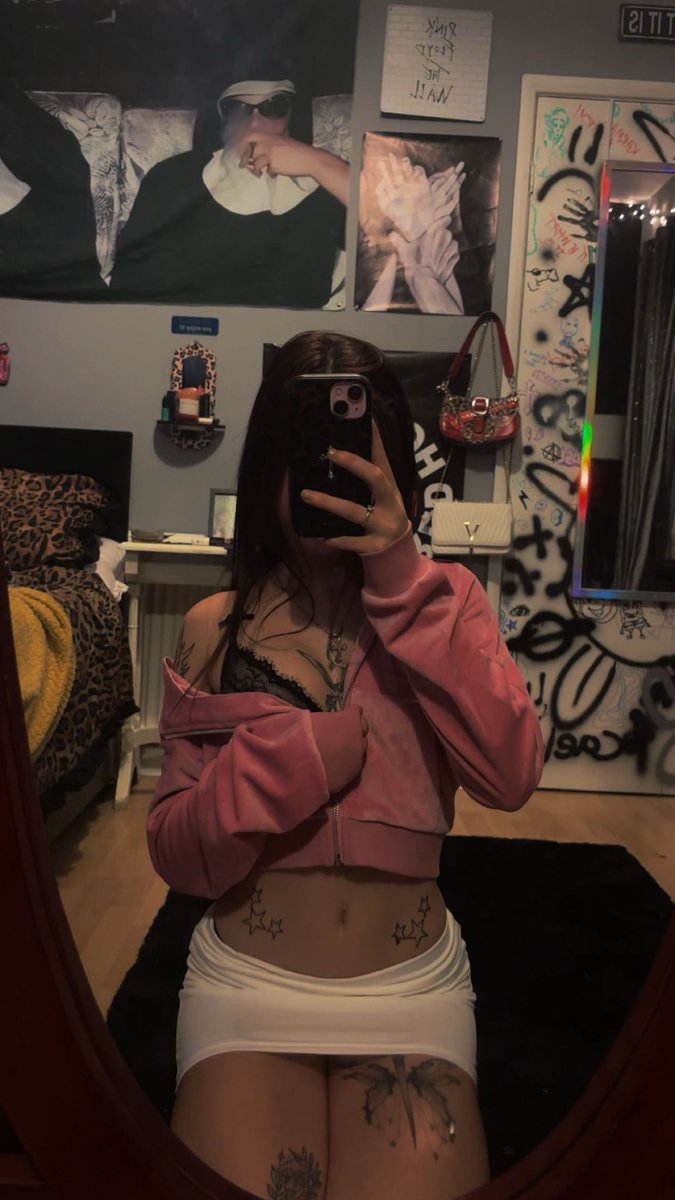 Heidiexclusivex's tweet photo. wanna see up my skirt 😈💕 https://t.co/JqGUCSTpnh