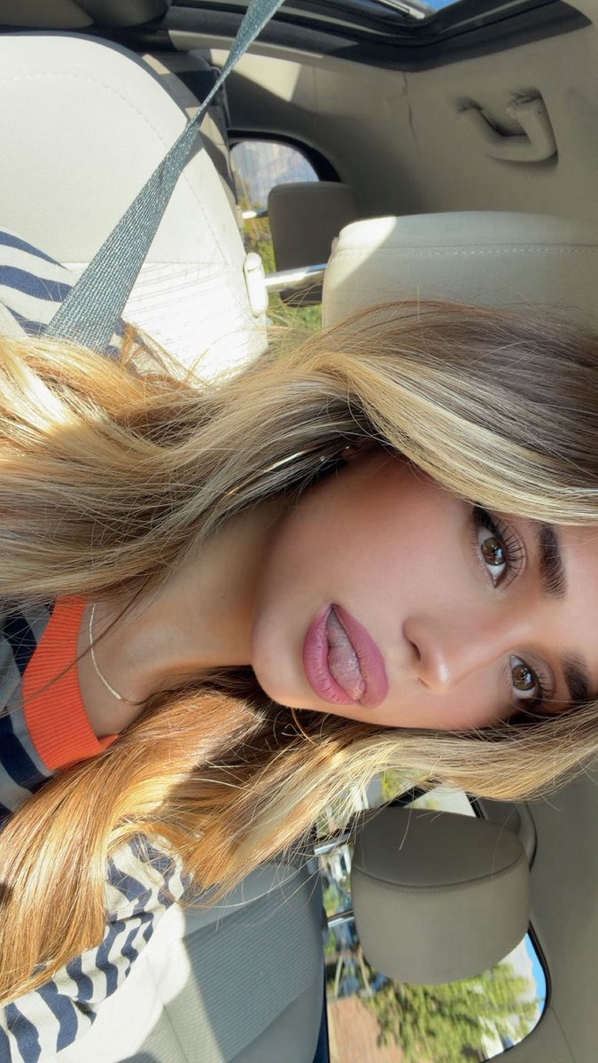 BreLeighdavis's tweet photo. Muah https://t.co/CXok1WfHZA