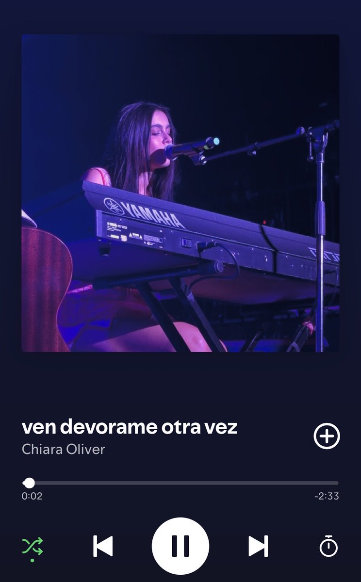 soicris2_'s tweet photo. buenas!! 😁 os comparto el archivo del cover de ven devórame otra vez de chiara anoche en México 

https://t.co/egNaN1eE7J https://t.co/C41FzZGQTs