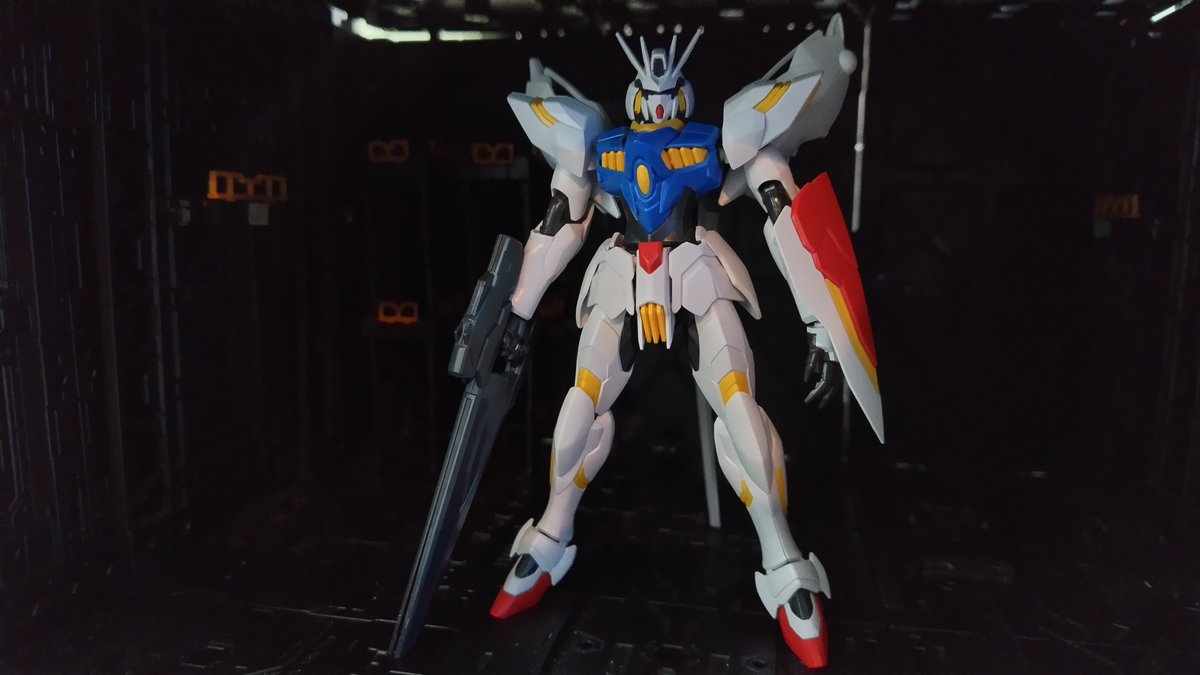 arms285002's tweet photo. #ガンプラ
HG ガンダムレギルス をパチ組ー。
ヴェイガンダムとも呼ばれてたな。
放送当時はスルーしたけど最近の再販で入手した。これまたサクッと組めてカッコ良い

火星繋がりでメイスを持たせてみたり。鋭い指に尻尾があって各部のスラスターは黄色…と少しバルバトスっぽくない？ https://t.co/C94eRQGnmE