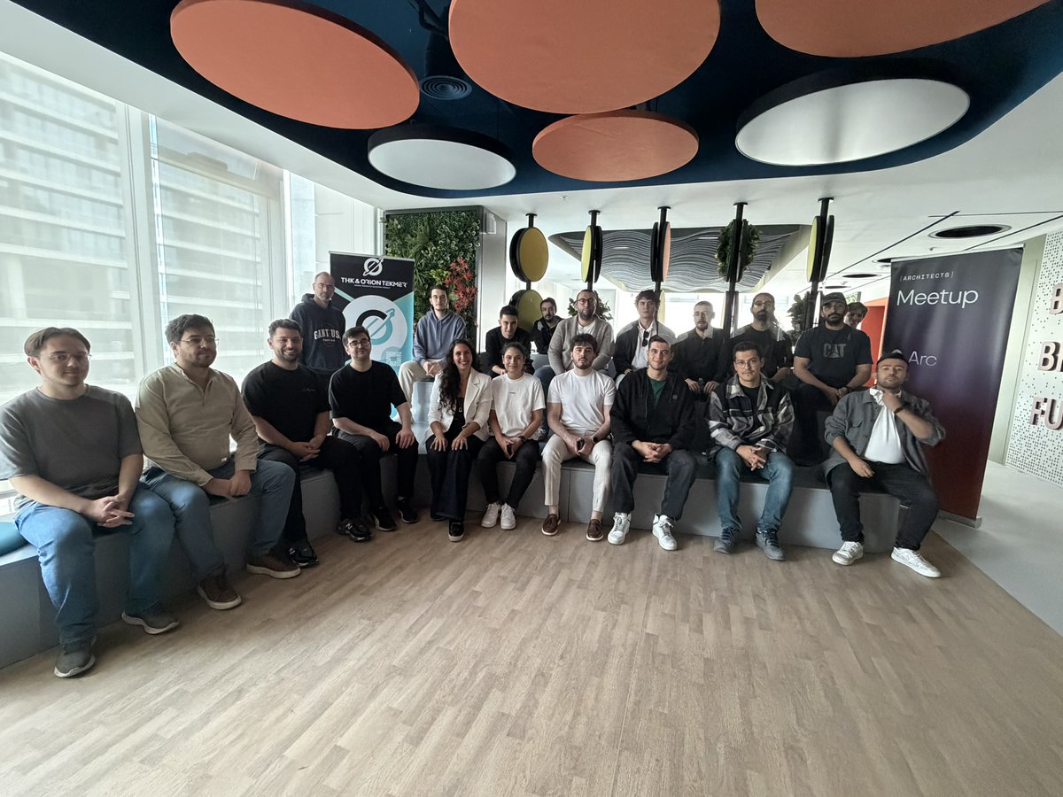 ezgiyaltay's tweet photo. A machine-to-machine layer is emerging in tech, and it's happening fast 🤖

We brought that conversation to Ankara last weekend. At Orion Tekmer, builders dug into how agents establish identity, run workflows, and operate on their own.

Thank you all, and thanks Orion Tekmer for having us 🙏