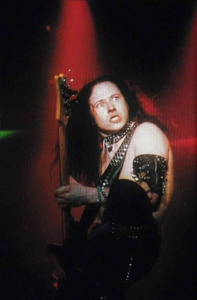 ballfartmonkey2's tweet photo. rest in peace legend ❤️ https://t.co/ZEOdLnS4sm