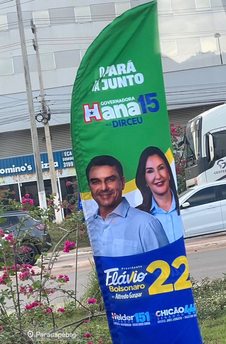 __felpmaia's tweet photo. Quebra pau rolando feio no grupo da família uns falando mal do Bolsonaro, outros falando mal dos barbalhos e outros falando mal do Lula. Eis que surge essa imagem proibida em 194 países https://t.co/gNaNHn6Np7