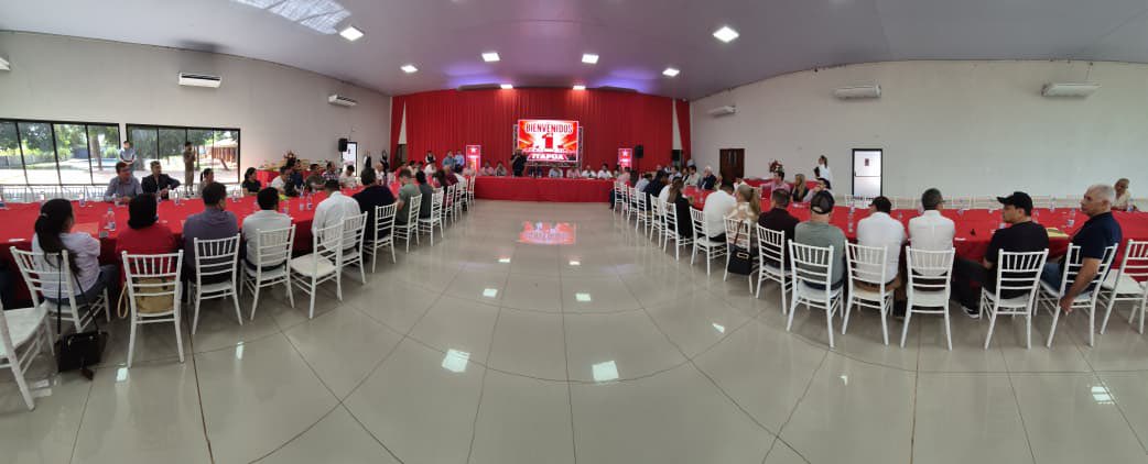 AllianaPedro's tweet photo. ¡Unidos y trabajando en Itapúa!

Así como nos comprometimos durante las internas, volvimos para acompañar a nuestros candidatos de la Lista 1 y encontrarnos con la dirigencia de todo el departamento.

Las internas terminaron, ahora somos todos Lista 1. https://t.co/5LmEhTsQNL