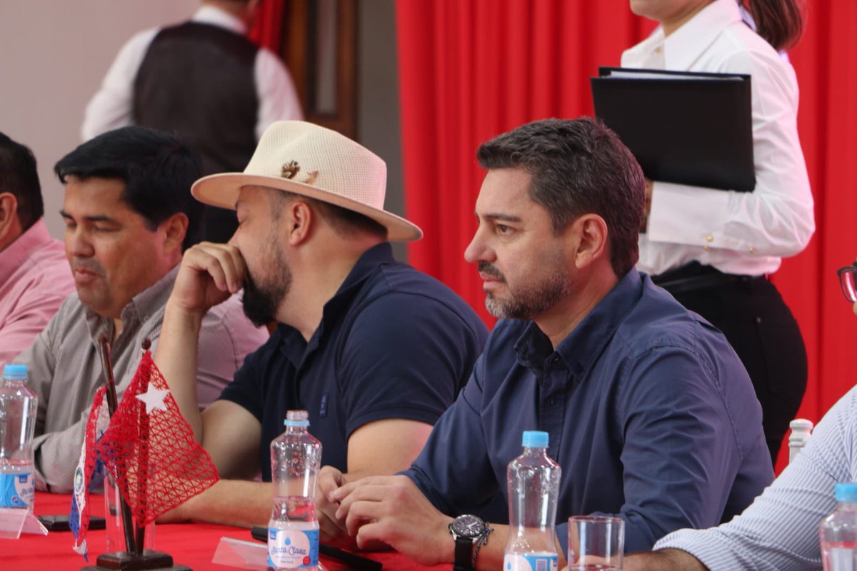 AllianaPedro's tweet photo. ¡Unidos y trabajando en Itapúa!

Así como nos comprometimos durante las internas, volvimos para acompañar a nuestros candidatos de la Lista 1 y encontrarnos con la dirigencia de todo el departamento.

Las internas terminaron, ahora somos todos Lista 1. https://t.co/5LmEhTsQNL