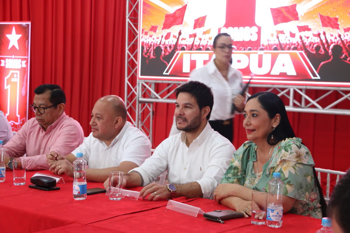 AllianaPedro's tweet photo. ¡Unidos y trabajando en Itapúa!

Así como nos comprometimos durante las internas, volvimos para acompañar a nuestros candidatos de la Lista 1 y encontrarnos con la dirigencia de todo el departamento.

Las internas terminaron, ahora somos todos Lista 1. https://t.co/5LmEhTsQNL