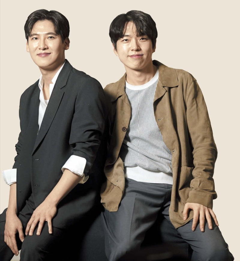 JunyoungA_com's tweet photo. 📰 드라마 ‘포핸즈’의 스승들… “호흡·연주 손동작까지 전수” ✨

🔗https://t.co/U2ZjbfsS86

#LEEJUNYOUNG #李濬榮 #イ・ジュニョン

피아니스트 박주영·이민성 인터뷰 가난한 천재 ‘최정요’( #이준영 )와 음악 명문가의 완벽주의자 ‘강비오’... 이민성은 피아노를 쳐본 적 없는 배우 이준영과의 첫 만남을 아직도 잊지 못했다. “당혹스러움, 막막함...

#1ee_Jun_Yxxng #real_2junyoung #Leeberty #イジュニョン #LeeJunYoung

🆕 2026-10-02 00:39:00