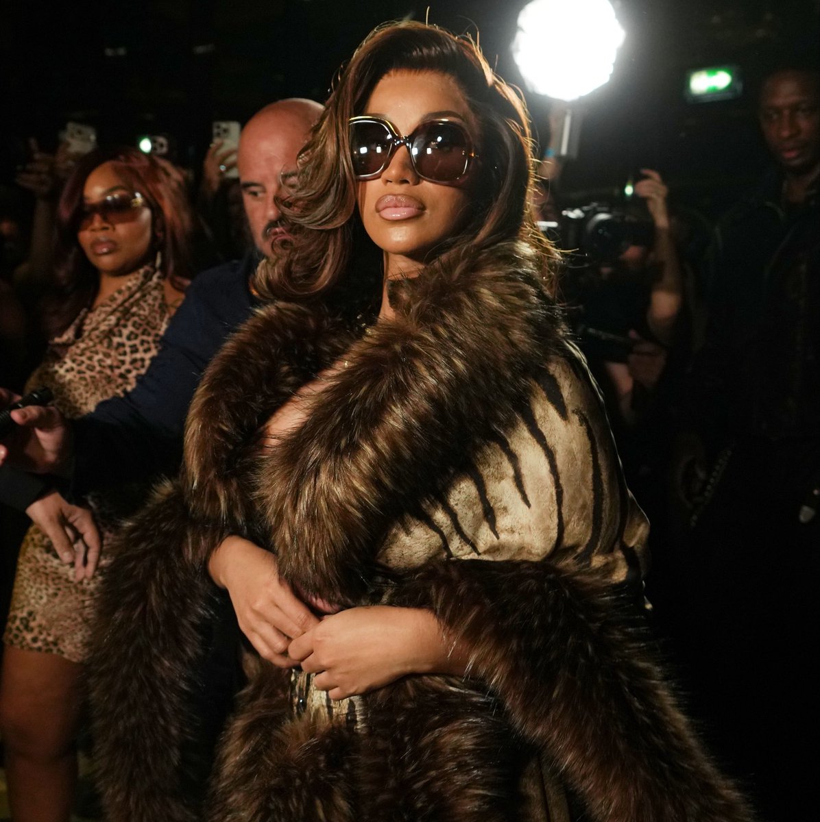 TheePopCore's tweet photo. Cardi B (@iamcardib)’s Roberto Cavalli appearance during Milan Fashion Week SS27 was the week’s most-covered celebrity appearance in digital news, with 8.2% of coverage. https://t.co/b5g0CIjiun