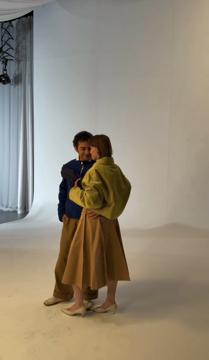 fatuur01's tweet photo. 🫠🫠

#altıüstüistanbul  #emnaz #rahimcankapkap #elçinzehrairem #RahEl https://t.co/hJ6Q9AXWmQ