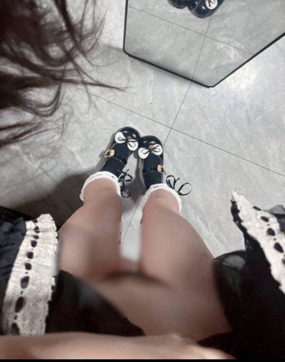 lacey80rs9's tweet photo. 想发点照片，有人在吗？？？

有人锐评女大福照吗

直接给不墨迹  无🚪 发完我要删了….. https://t.co/3aZjKZv0Re
