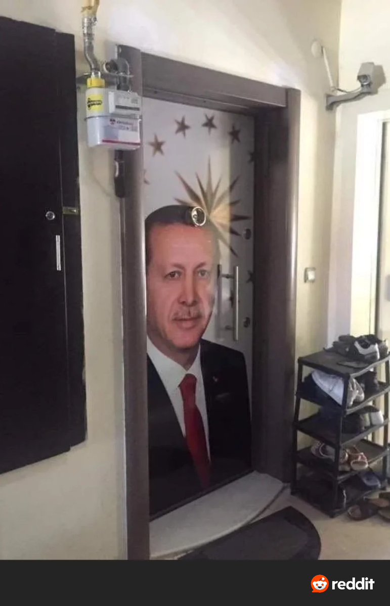emitspol's tweet photo. @schizocritic @unalaqui İnfazın verildi. Kapıdayım aç. https://t.co/6kksdRsZPM