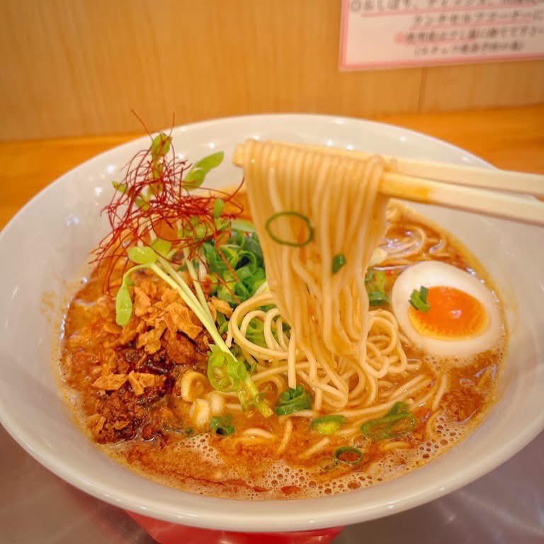 96tei's tweet photo. 10月2日㈮より本格金ごま担々麺を限定約70食で販売スタートします。
追加TPミンチダブルとやわらかなんこつ煮込み、沢山ご用意しました。
皆様のご来店を心よりお待ちしております！
よろしくお願い致します。
#九六亭
#金ごま担々麺 https://t.co/ThWuTuPUR7